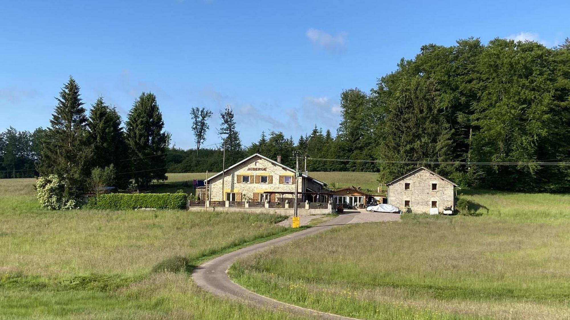 Maison Carmen - Restaurant , Meuble De Tourisme, Appartements Xertigny Luaran gambar