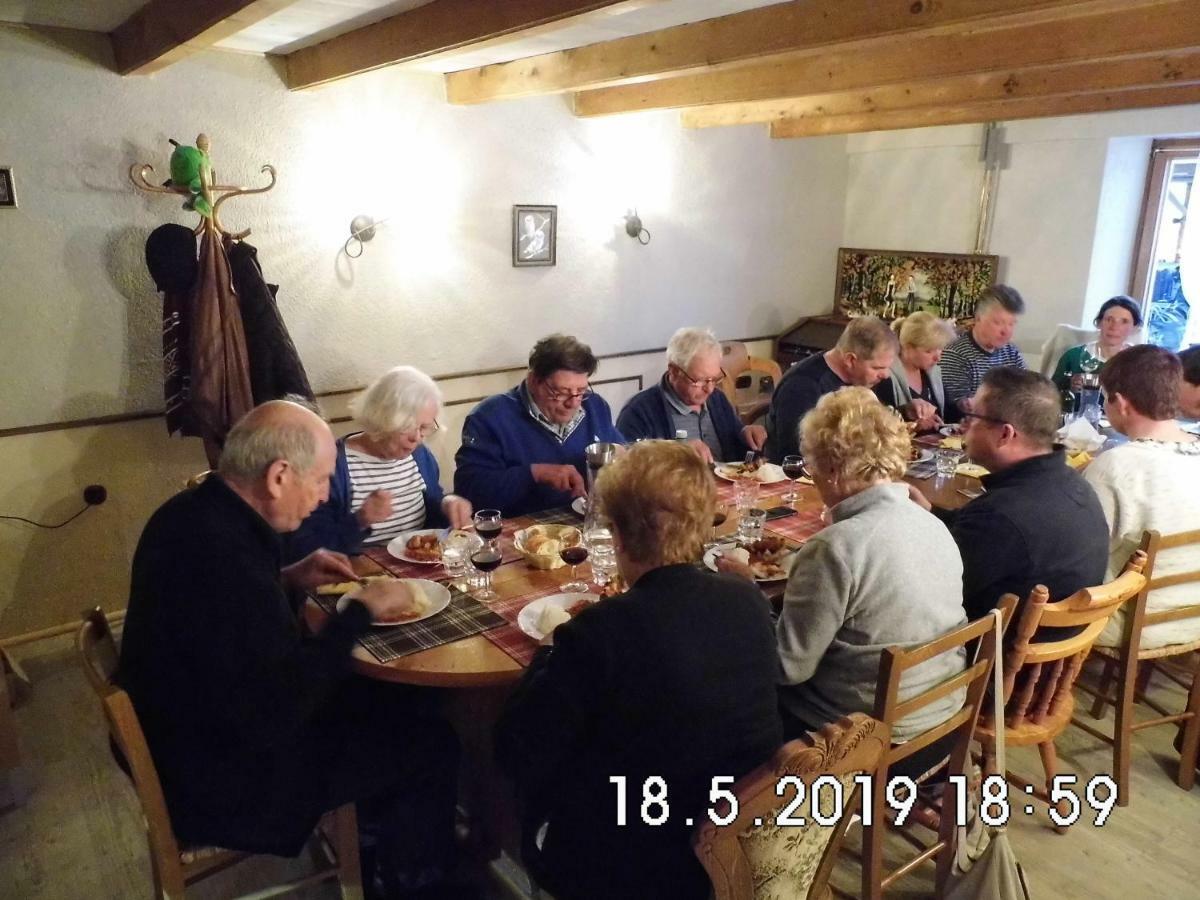 Maison Carmen - Restaurant , Meuble De Tourisme, Appartements Xertigny Luaran gambar