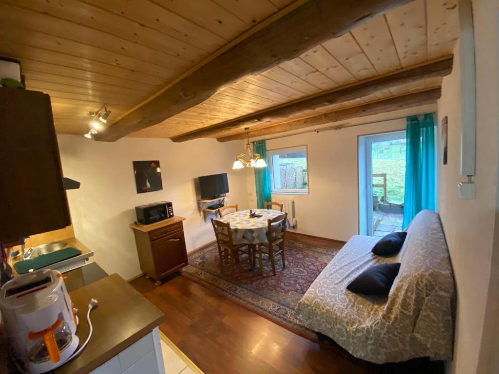 Maison Carmen - Restaurant , Meuble De Tourisme, Appartements Xertigny Luaran gambar